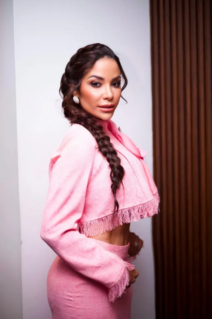 “Fuera de Liga” vuelve a la televisión con una renovada tercera temporada Veronica Batista regresa a Digital 15 eljacaguero