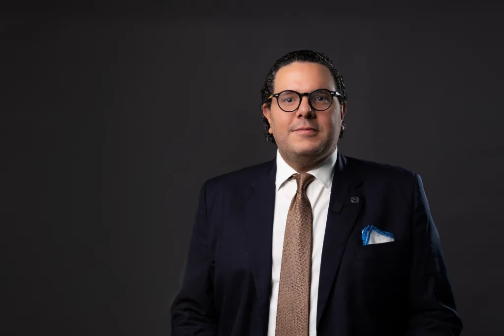 Victor Cedeno Brea como nuevo superintendente de Bancos