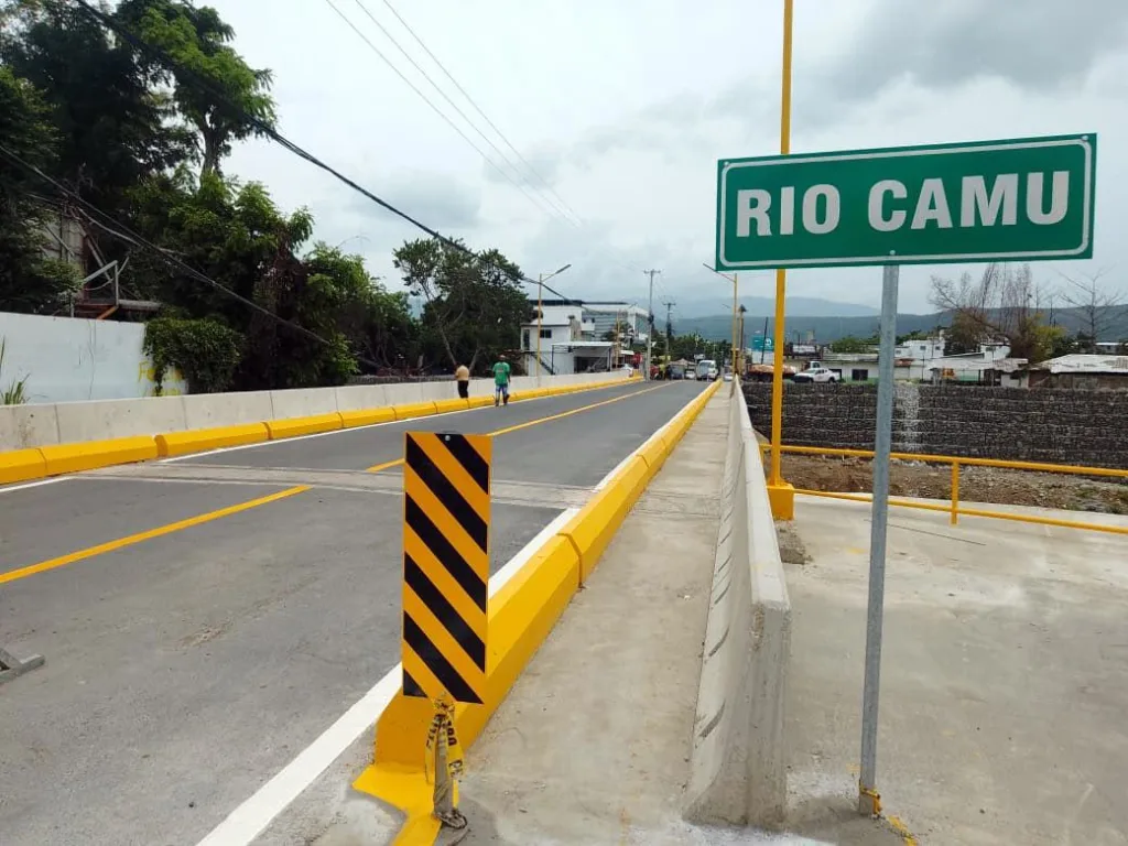 puente Antonio Guzman sobre el rio Camu