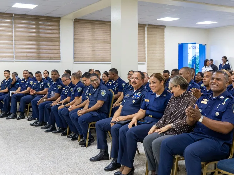 Miembros de la Policía Nacional fortalecen conocimientos sobre el nuevo Código Penal en el IPES Miembros de la Policía Nacional fortalecen conocimientos sobre el nuevo Código Penal en el IPES