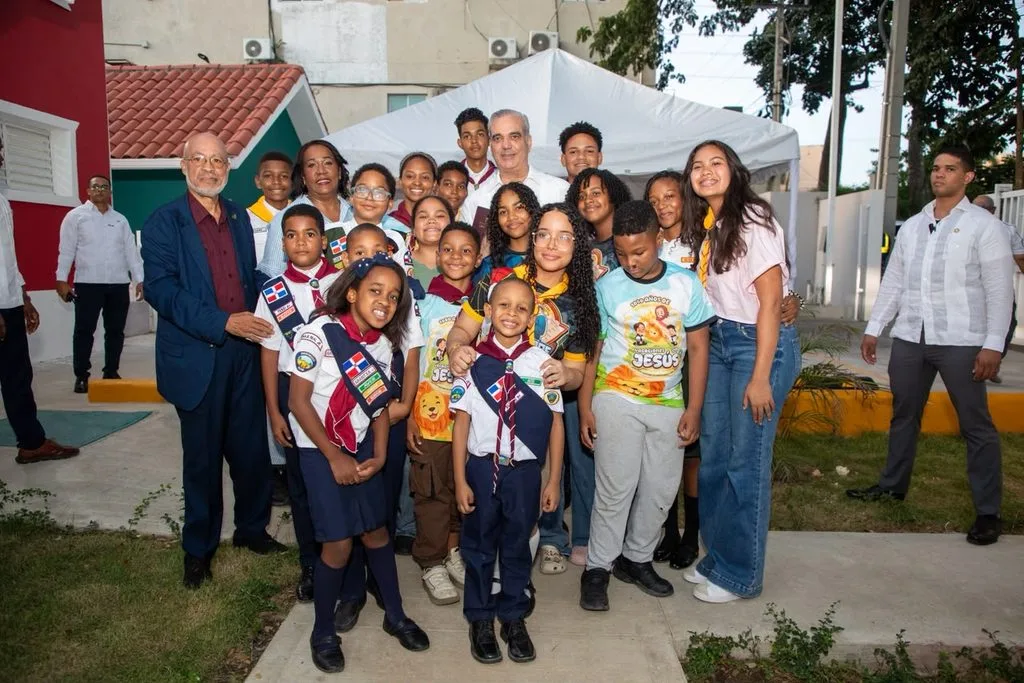 Abinader inaugura Caipi que atenderá a 250 niños de ocho sectores del Distrito Nacional Abinader inaugura Caipi que atendera a 250 ninos de ocho sectores del Distrito Nacional1