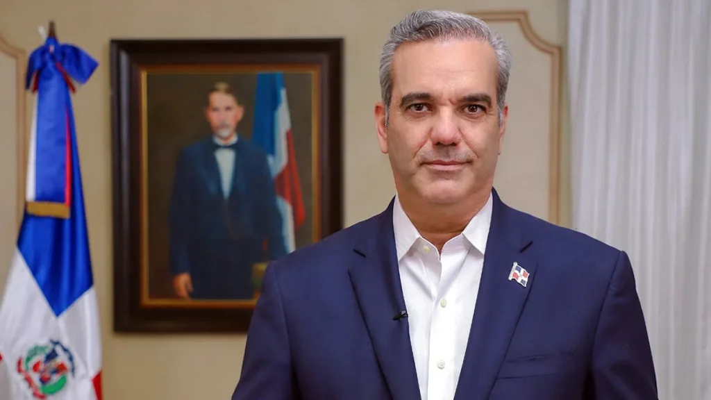 Abinader traslada por tres días su residencia oficial a Santiago mediante decreto Abinader traslada por tres días su residencia oficial a Santiago mediante decreto