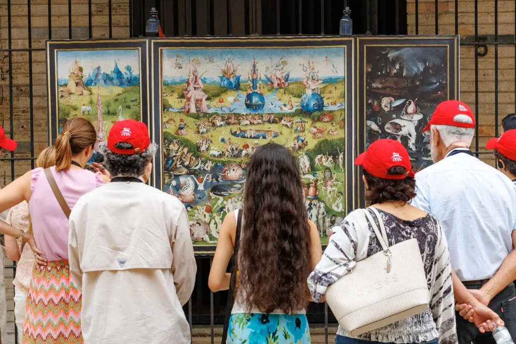 Bani se convierte en una gran galeria con la llegada de El Prado en nosotros