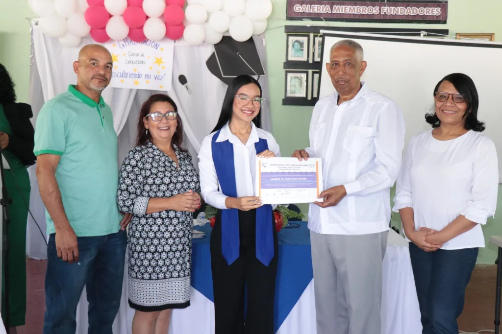 CIDEL gradúa jóvenes locutores en Baitoa y anuncia ampliación de espacios de formación