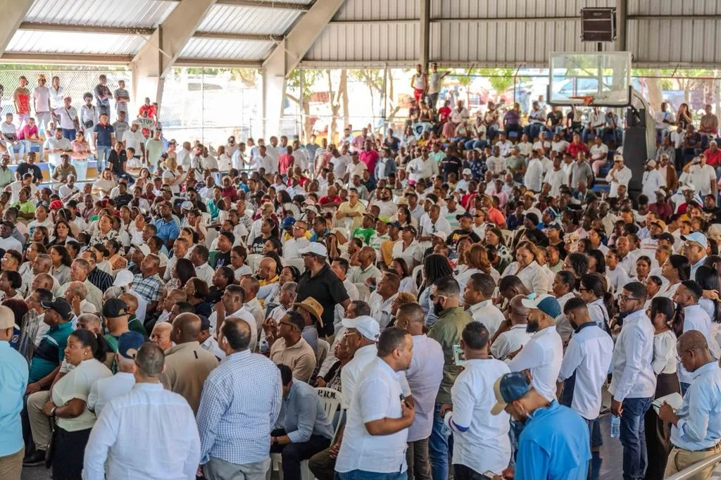 Carolina Mejía acelera su estructura en Bahoruco y suma dirigentes rumbo a 2028 Carolina Mejia acelera su estructura en Bahoruco y suma dirigentes rumbo a 2028A