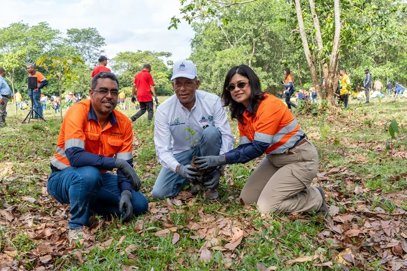 Barrick Pueblo Viejo reforesta 1.2 hectáreas de la cuenca del arroyo Margajita en Hatillo Barrick Pueblo Viejo reforesta 1.2 hectáreas de la cuenca del arroyo Margajita en Hatillo