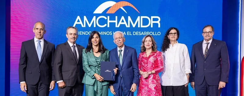 Molina Achécar propone un crecimiento económico basado en productividad, tecnología y educación Molina Achécar propone un crecimiento económico basado en productividad, tecnología y educación
