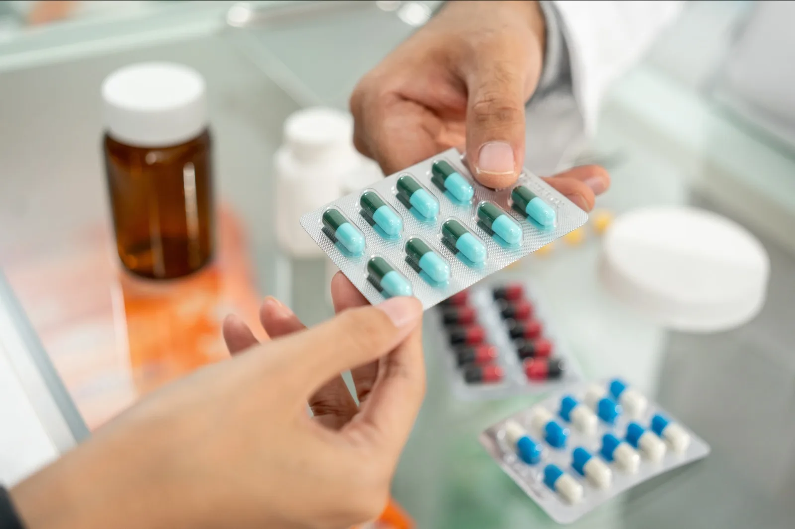 Farmacéuticas alertan que nueva política de compras podría afectar suministro en hospitales públicos Farmacéuticas alertan que nueva política de compras podría afectar suministro en hospitales públicos