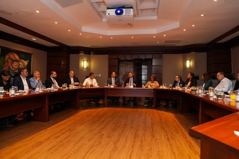 Banco Popular destaca el impacto de Toke en la inclusión financiera con más de un millón de usuarios y 30,000 microcomercios incorporados El encuentro realizado junto a representantes de los medios de comunicación permitió presentar los avances de Toke y su aporte a la inclusión financiera y a la digitalización de los pagos en el país.