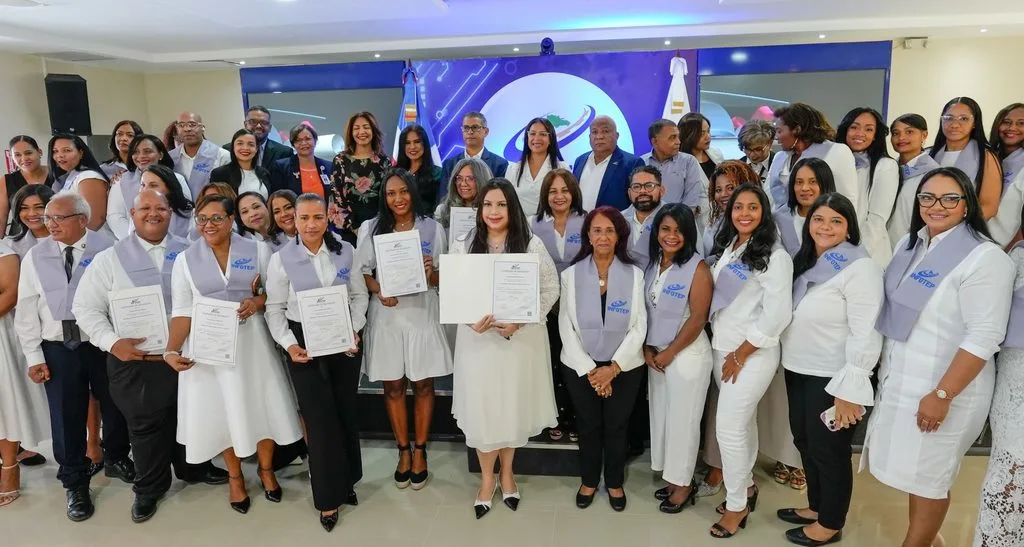 Certifican a 65 periodistas formados en Comunicación Estratégica en Salud INFOTEP Y CIPESA Certifican a 65 periodistas formados en Comunicacion Estrategica en Salud