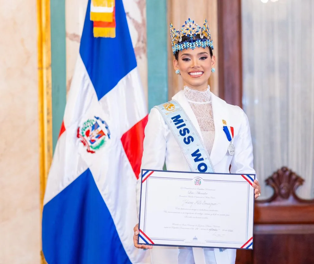 Abinader honra a Joheirry Mola con Medalla Presidencial tras conquistar Miss Mundo 2026 Joheirry Mola con Medalla Presidencial tras conquistar Miss Mundo 2026
