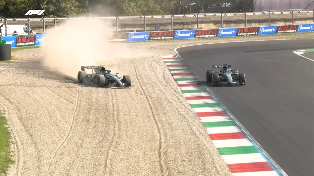 Antonelli hace historia en Monza con espectacular remontada desde el puesto 19 Kimi Antonelli remonto desde el fondo de la parrilla para ganar en Monza por delante de George Russell y Max Verstappen2