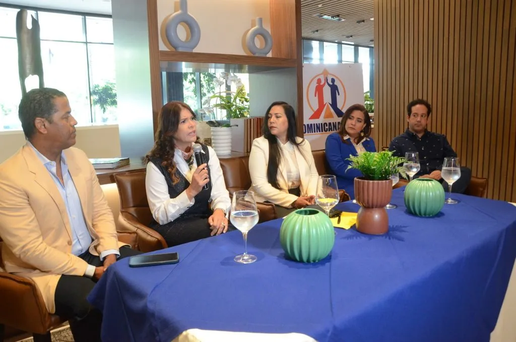 Nikauly De La Mota lanza nuevo partido político rumbo a su organización nacional Nikauly De La Mota presenta el PDPR nuevo proyecto politico bajo la marca Dominicana Justa1