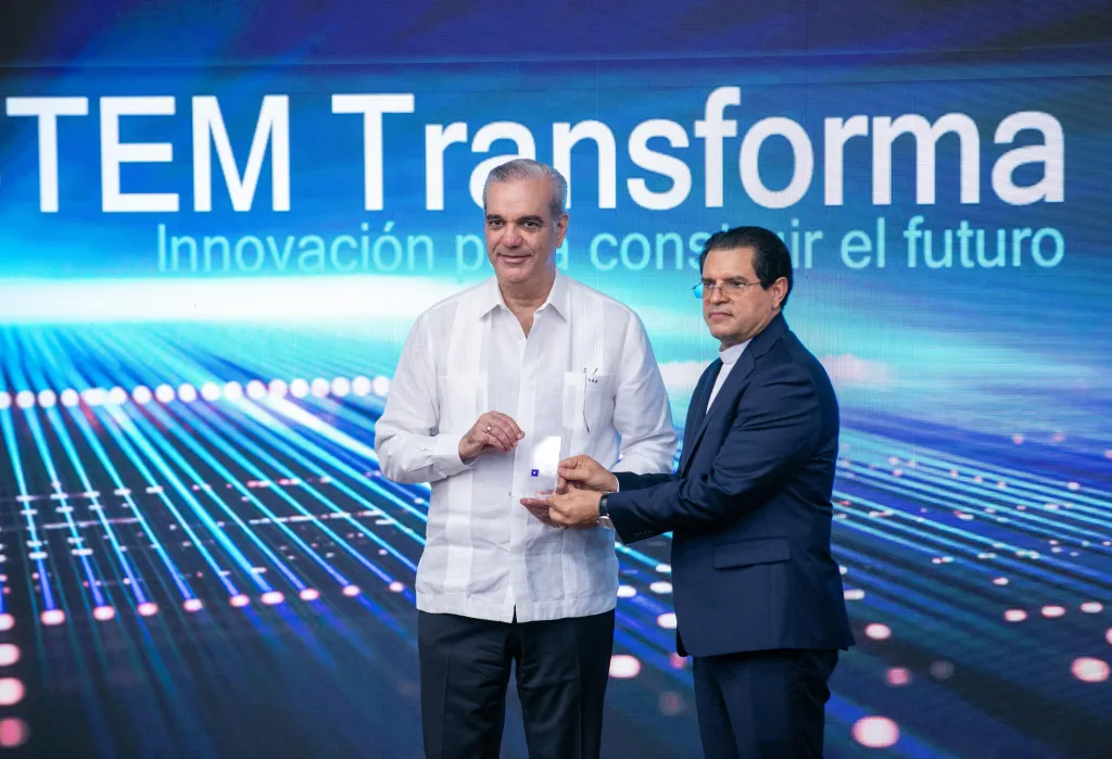 Primer microchip de la PUCMM impulsa apuesta de Republica Dominicana por los semiconductores