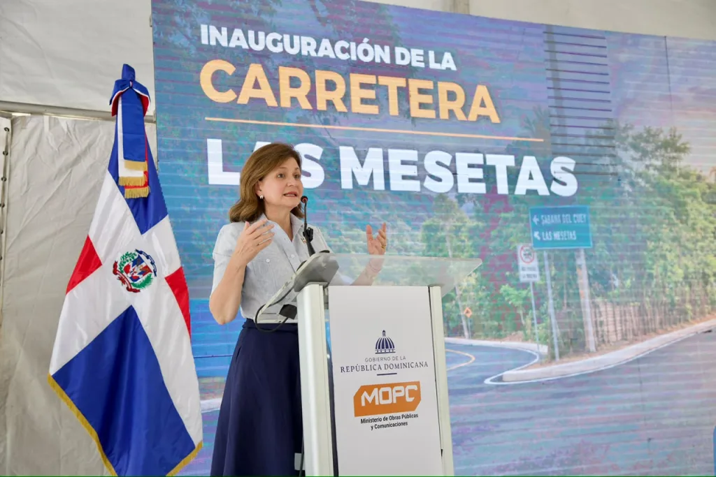 Raquel Peña entrega Las Mesetas y refuerza conexión vial de El Seibo