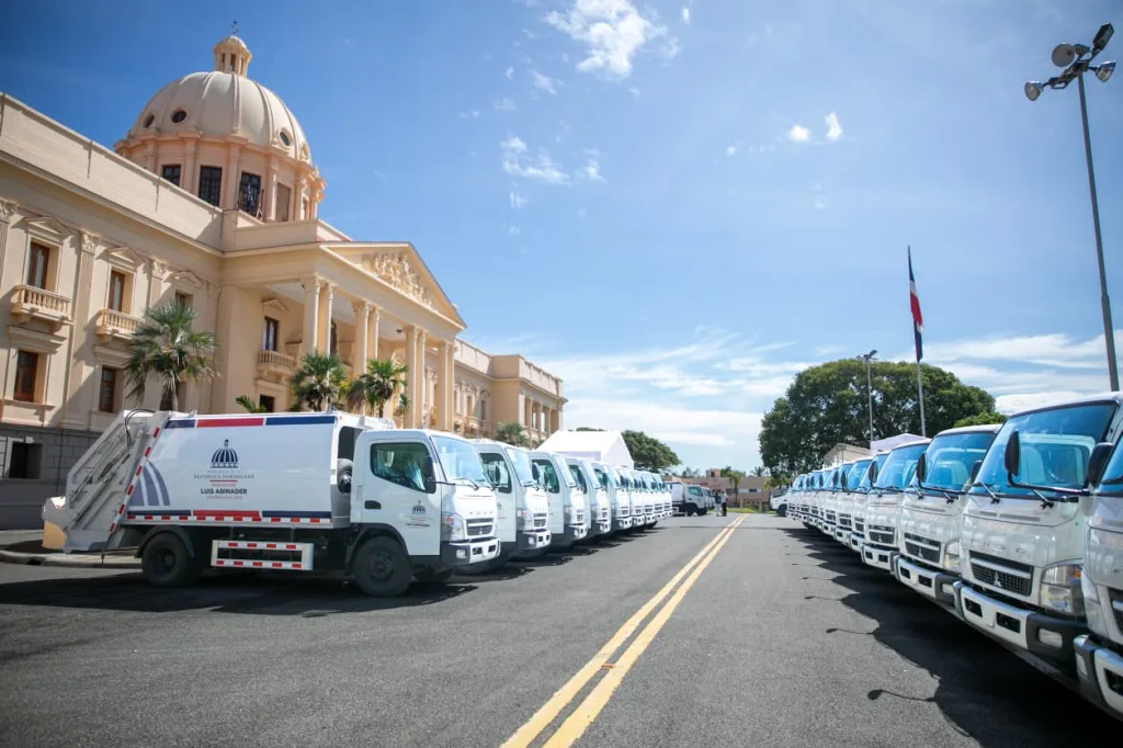 camiones compactadores para mejorar manejo de residuos en municipios