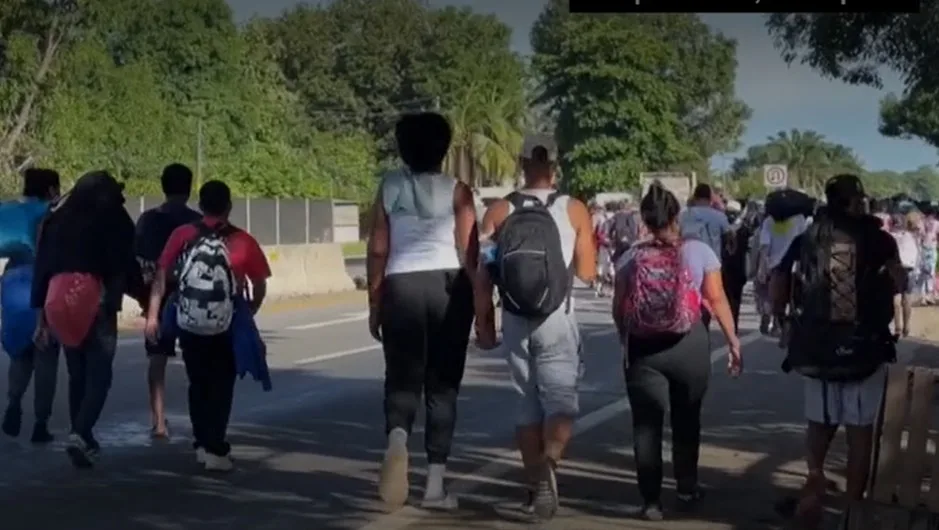 Más de 600 migrantes avanzan hacia EE. UU.; se desconoce si hay dominicanos en la caravana Más de 600 migrantes avanzan hacia EE. UU.; se desconoce si hay dominicanos en la caravana