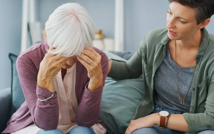 Reconocer las señales de alerta de un accidente cerebrovascular y actuar con rapidez puede salvar una vida Reconocer las señales de alerta de un accidente cerebrovascular y actuar con rapidez puede salvar una vida