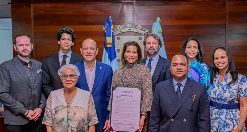 Alcaldía de Santiago reconoce a Lucy Doughty como “Hija Distinguida” de la ciudad Alcaldía de Santiago reconoce a Lucy Doughty como “Hija Distinguida” de la ciudad