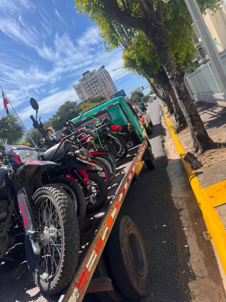 INTRANT intensifica fiscalización y retiene vehículos pesados por violaciones a normas de tránsito motoristas violaciones a normas de transito eljacaguero