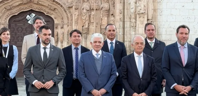 Eduardo Estrella destaca en cumbre iberoamericana inversiones que conectan a RD e impulsan el comercio y el turismo Eduardo Estrella destaca en cumbre iberoamericana inversiones que conectan a RD e impulsan el comercio y el turismo
