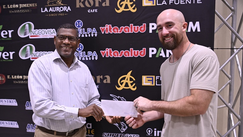 Bonifacio y Aro ganan premio Águila de la Semana Bonifacio y Aro ganan premio Águila de la Semana