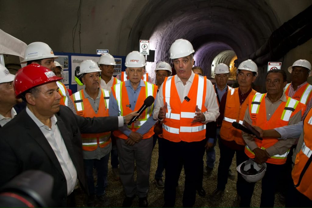 Abinader inspecciona túnel pluvial de Luperón financiado con fondos de Aerodom
