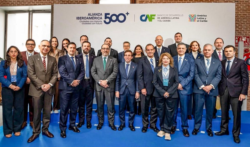 Alcalde Ulises Rodriguez Lleva a Santiago al II Encuentro de Ciudades Iberoamericanas en Madrid 2