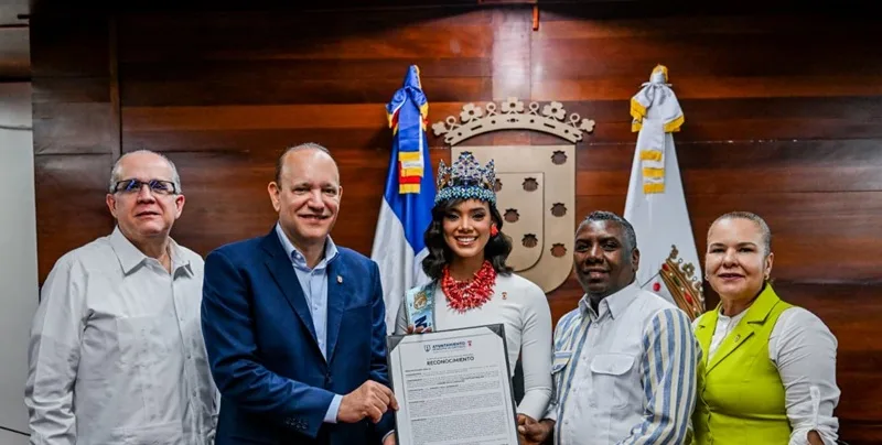 Ayuntamiento de Santiago reconoce a la Miss Mundo 2026 Joheirry Mola como “Visitante Distinguida” Ayuntamiento de Santiago reconoce a la Miss Mundo 2026 Joheirry Mola como “Visitante Distinguida”