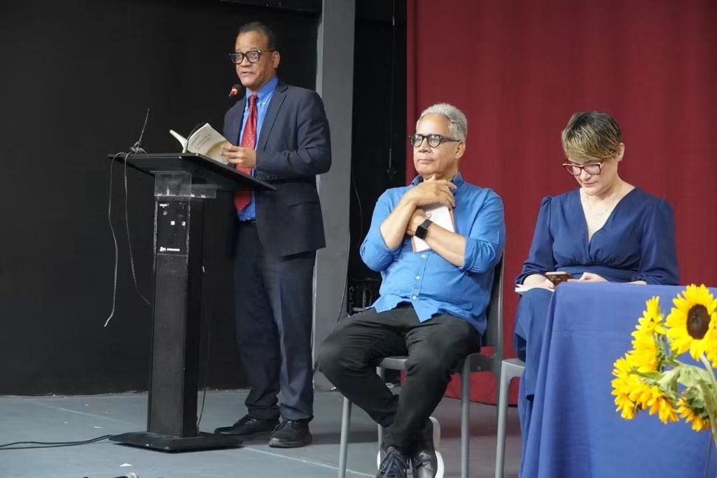Honores a Salomé Ureña en el Día de la Poesía con lecturas en escuelas y colegios  