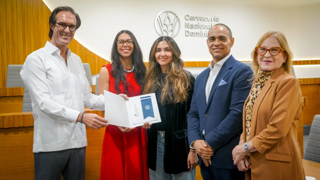 Cervecería Nacional Dominicana y Barna sellan alianza de cinco años para fortalecer talento y liderazgo Cervecería Nacional Dominicana y Barna sellan alianza de cinco años para fortalecer talento y liderazgo