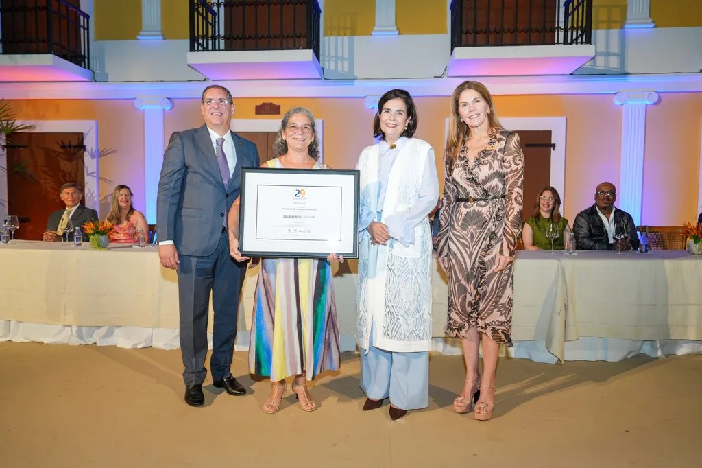 Cuatro artistas ganan residencias internacionales en el 29 Concurso de Arte Eduardo León Jimenes Cuatro artistas ganan residencias internacionales en el 29 Concurso de Arte Eduardo Leon Jimenes2