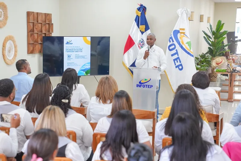 Escuela Guarocuya del INFOTEP ha capacitado a 988 participantes en Barahona desde agosto Escuela Guarocuya del INFOTEP ha capacitado a 988 participantes en Barahona desde agosto