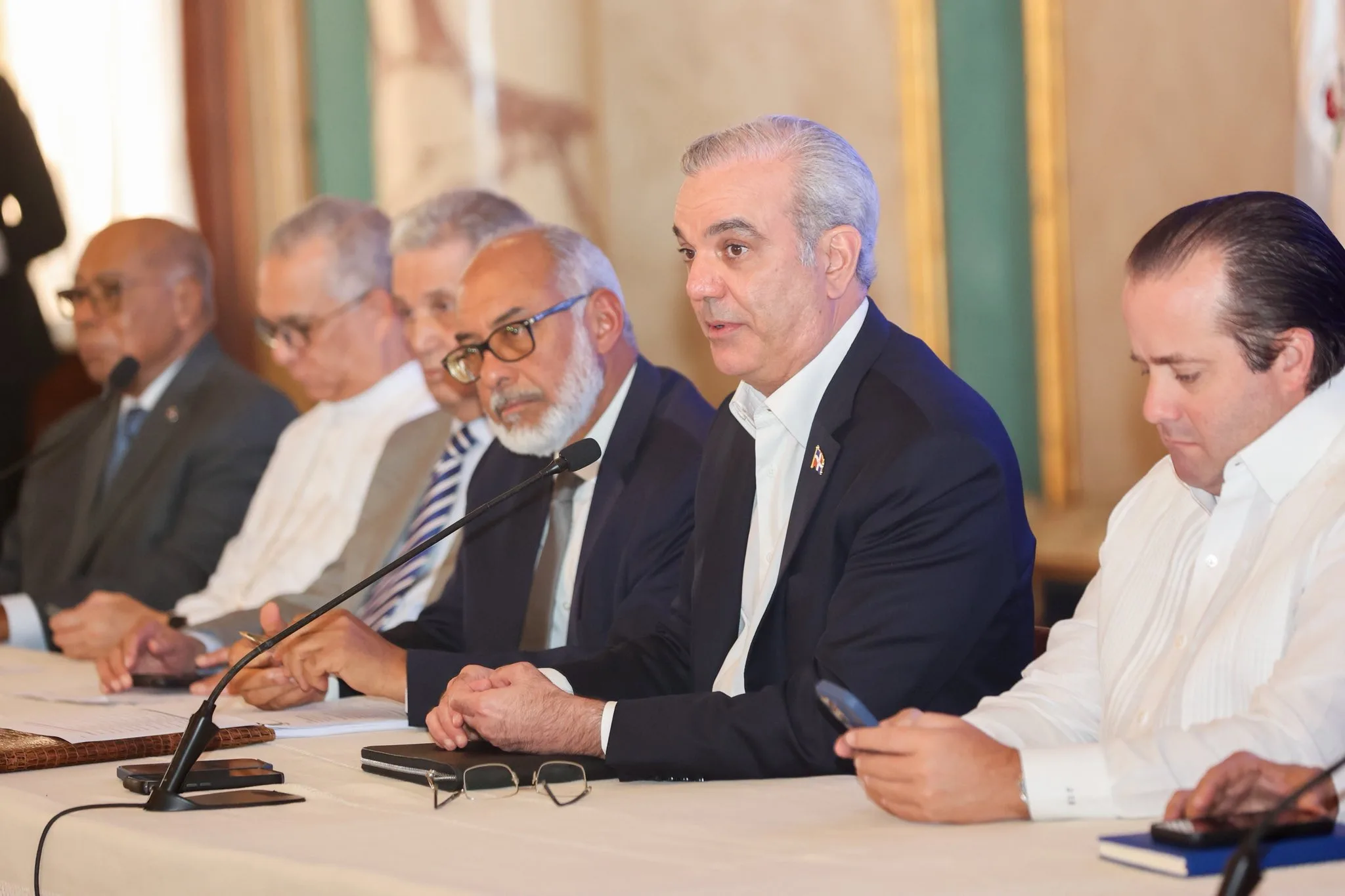 Gobierno convierte RD$2,000 millones recuperados de la corrupción en 40 obras deportivas en 15 provincias Gobierno convierte RD$2,000 millones recuperados de la corrupción en 40 obras deportivas en 15 provincias