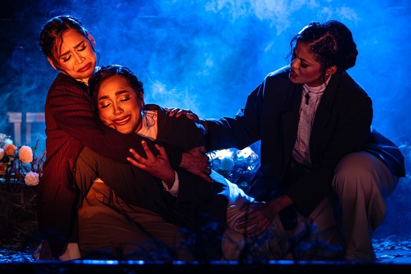 La mujer detrás de los versos: “Aquí a la sombra, Salomé” abrirá el IX Festival Nacional de Teatro La mujer detrás de los versos: “Aquí a la sombra, Salomé” abrirá el IX Festival Nacional de Teatro