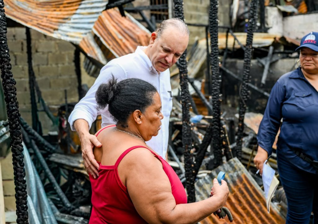 Incendio destruye cinco viviendas en La Cambronal y deja familias damnificadas