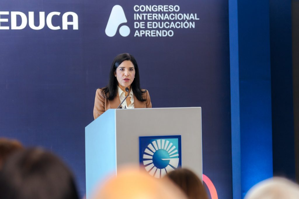 Mariel Bera vicepresidenta de Relaciones Corporativas y Banca Responsable reafirmo el compromiso educativo del Banco Popular