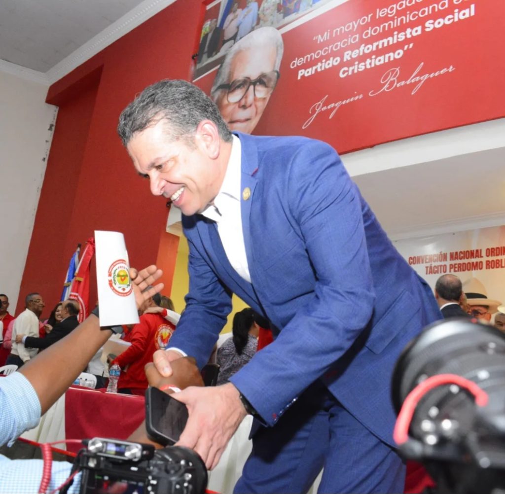 Papito Cruz toma las riendas del PRSC tras cerrar ciclo como secretario general