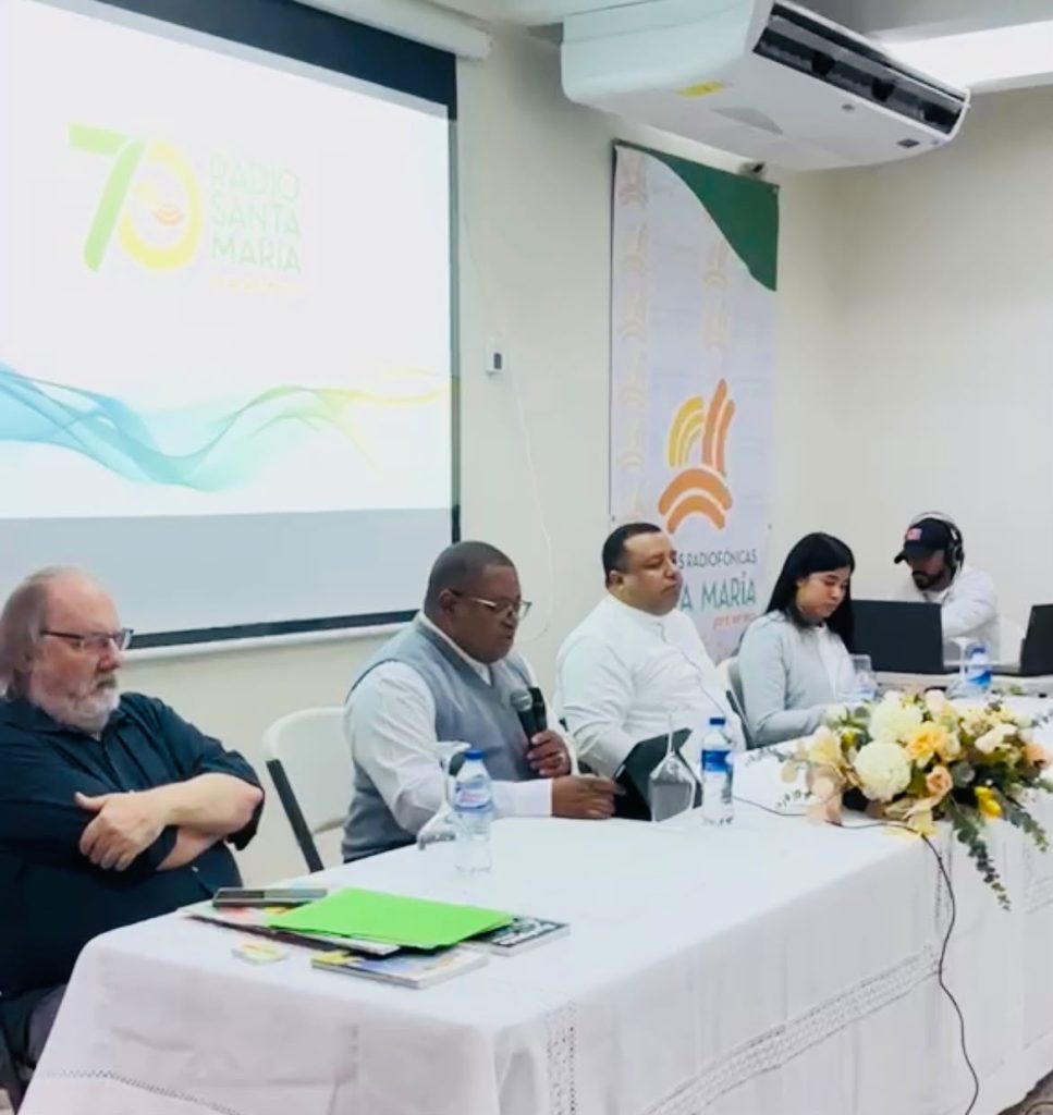 Radio Santa María cumple 70 años y lanza campaña de educación vial y agenda conmemorativa Radio Santa María cumple 70 años y lanza campaña de educación vial y agenda conmemorativa