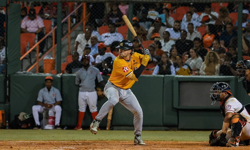 Águilas caen 7-4 ante los Toros pese a temprano ataque y sólido debut de Luis Peña Águilas caen 7-4 ante los Toros pese a temprano ataque y sólido debut de Luis Peña