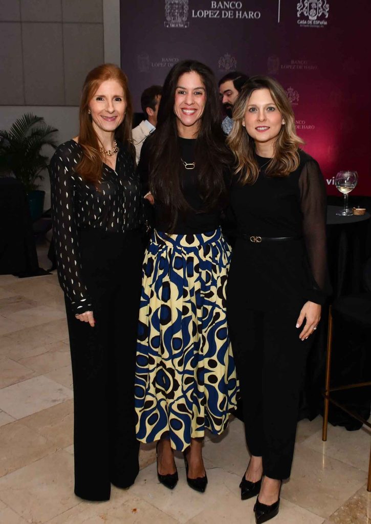 Rocio Armenteros Chiara Leromazzo y Ana Carolina Blanco