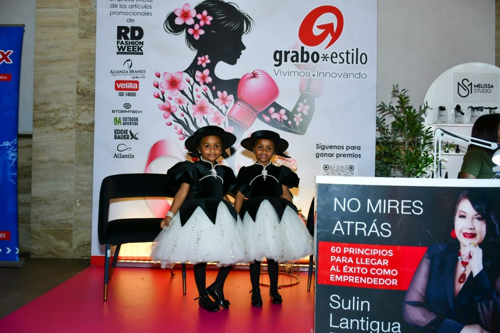Sualteza Empress De los Santos y Sumajestad Royalty De los Santos hijas de la artista y comunicadora Amara La Negra