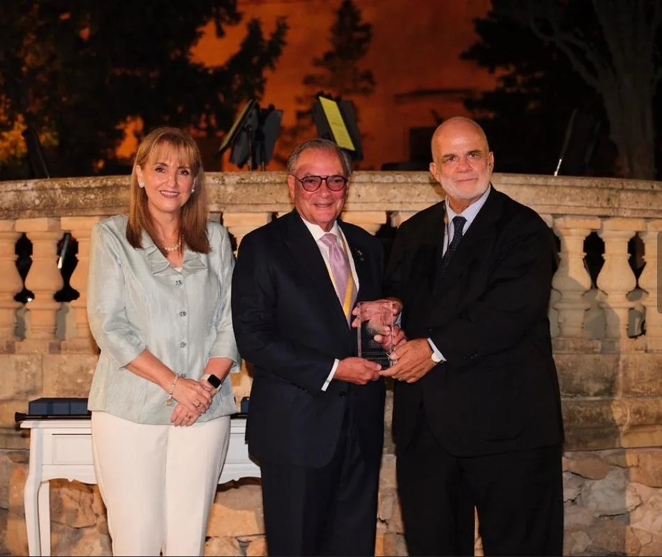 WTTC reconoce a Frank Rainieri por transformar Punta Cana y potenciar el turismo dominicano WTTC reconoce a Frank Rainieri por transformar Punta Cana y potenciar el turismo dominicano