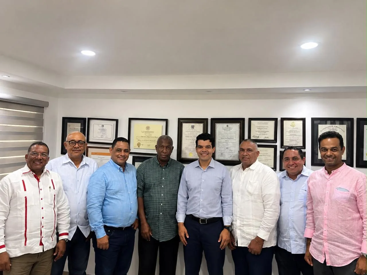 Wellington Arnaud suma cinco exdiputados a su proyecto presidencial rumbo a 2028 Wellington Arnaud suma cinco exdiputados a su proyecto presidencial rumbo a 2028