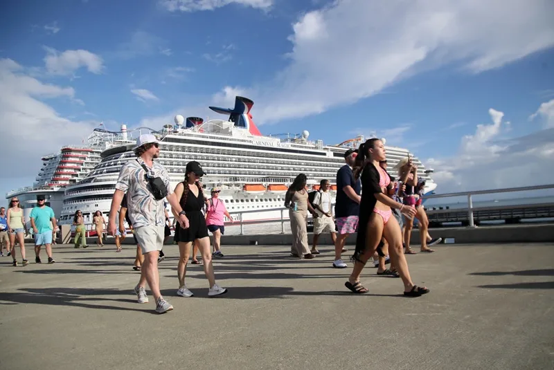 RD supera los 16 mil visitantes en un solo día con la llegada de cuatro cruceros a Puerto Plata y Pedernales RD supera los 16 mil visitantes en un solo día con la llegada de cuatro cruceros a Puerto Plata y Pedernales