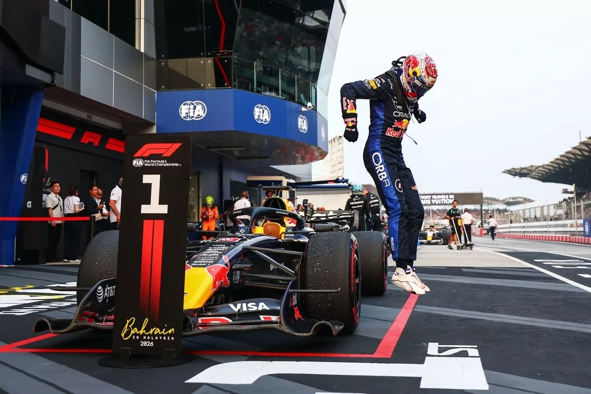 Verstappen conquista Sepang y logra su primera victoria de F1 2026 en una carrera caótica Verstappen conquista Sepang y logra su primera victoria de F1 2026 en una carrera caótica