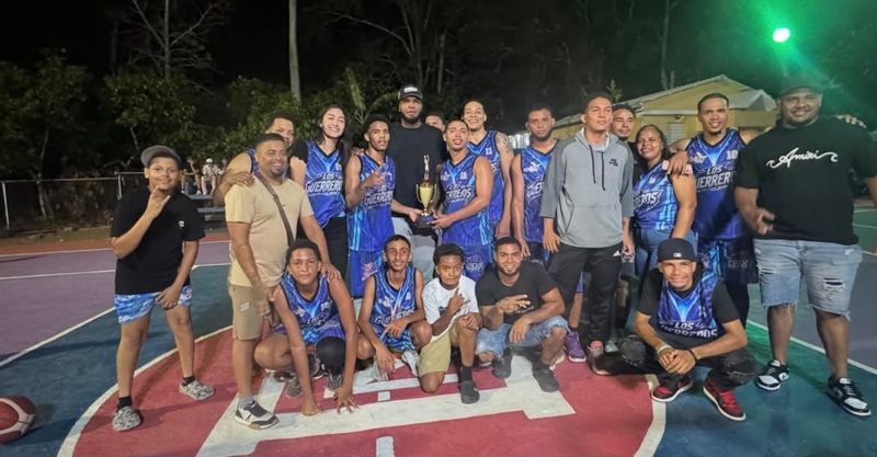 Los Guerreros vencen a Gladiadores coronándose campeón basket libre interno Naranjo Dulce 2026 Los Guerreros vencen a Gladiadores coronándose campeón basket libre interno Naranjo Dulce 2026